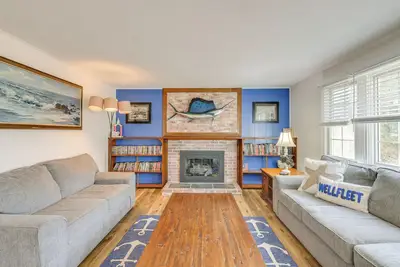 Image de 2 Mi to Beach: Wellfleet Home w/ Bike Trail Access