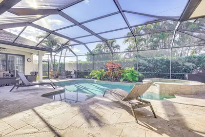 Image de 3 Mi to Bonita Beach: Outdoor Oasis w/ Pool & Spa!