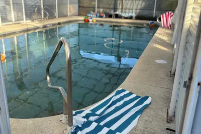 Image de Spacious country oasis:Swim, Bbq, Attend Weddings! Close to venues in Hill Country