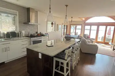 Image de Gorgeous house on Lake Superior Beach. Sleeps 6 adults and 2 children