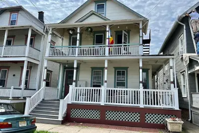 Image de 2-br apartment 1. 5 blocks to beach in historic Ocean Grove with Peleton, Jaccuzi