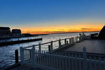 4-bedroom waterfront house in welcoming Lavallette w/ WiFi, Ac. Enjoy your stay