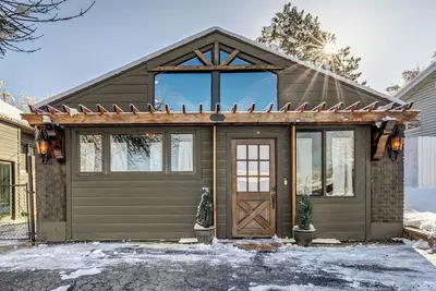 Image de North Salt Lake Escape w\/ Hot Tub and Claw foot Soaking Tub