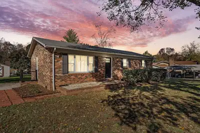 Image de 3br/2ba Gem - Quiet Gastonia Stay - New Everything