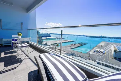 Image de City Penthouse with Panoramic Ocean Views