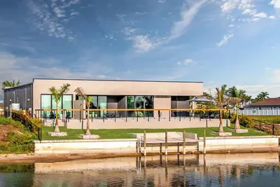 Image de Lotus - Modern Waterfront Retreat in Cape Coral – Relax & Explore