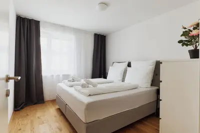 Image de 2-bedroom apartment in cool Wien with WiFi, Ac, big terrace and grill