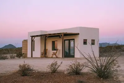 Image de Adobe Arches - The Coyote