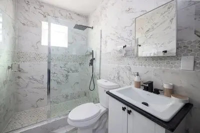 Image de Serene 1br in Venetian, WiFi, Ac, mins to beach perfect retreat! SJResidences105