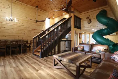 Image de Updated for Comfort, Built for Bliss. Elk Cabin is the One You Dont Want to Miss