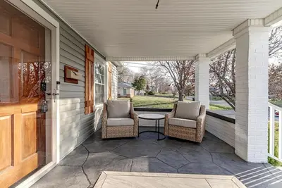 Image de Home in Bourbons Backyard