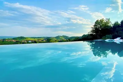 Image de Casa Profumi di Barbera 8: Infinity Pool, 4 Luxurious Bedrooms & Historic Charm