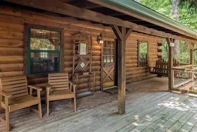 Image de Cabin Hot Tub Valley View, Wifi, 50\" Smart Tv