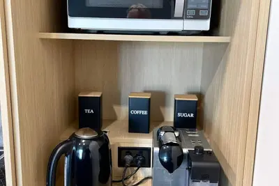 Image de Largest apartment in the block 2 bedrooms 2 bathrooms includes carpark and pool