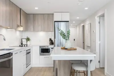 Image de Okanagan Lakefront Luxury - 2 bed 2 bath lakeview condo