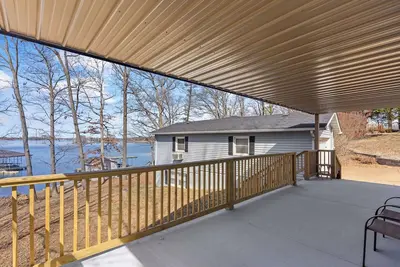Image de 1 Bedroom Pet Friendly Guest House at Sunset Family Lake House with dock access