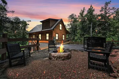 Image de Timber View Hideaway – Cozy Mountain Retreat Between Gatlinburg & Pigeon Forge!