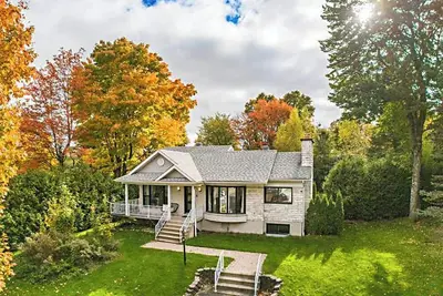 Image de Cozy chalet overlooking Lac-Brome