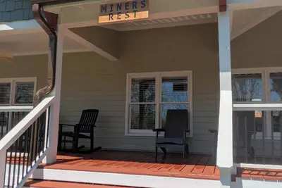 Image de New Listing Walking Distance to town Miner's Rest
