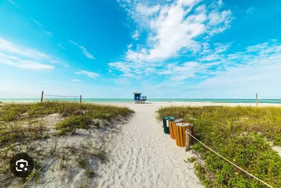 Image de Charming 2-bedroom house with Pool and WiFi, Ac in beautiful Venice Fl