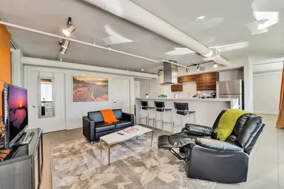 Image de Modern 2br Condo with parking - Short Drive to Downtown Phoenix!