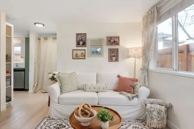 Image de Charming cottage in walkable Sellwood - free parking, WiFi, dedicated workspace