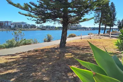 Image de Waterfront Property with lovely views. Wake up to the dolphins and Swimming