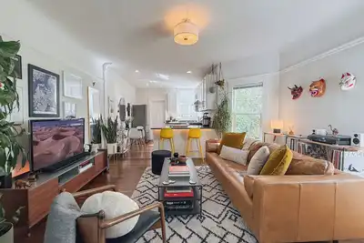 Image de Designer Pad in the Sunny Mission District