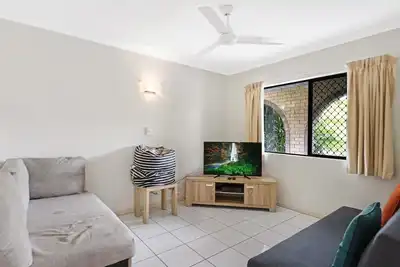 Image de 1-Bed Scarness Retreat Near Beach & Shops