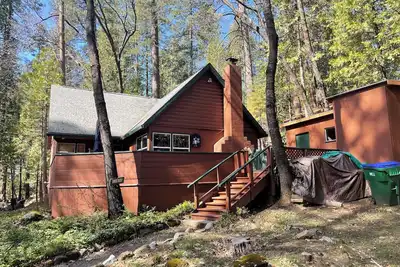 Image de 4-bedroom cabin in charming Twain Harte with WiFi, great for friends and family