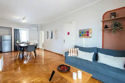 Image de \nAris123 #61 - Entire Apt, Large Balcony, 6th Floor