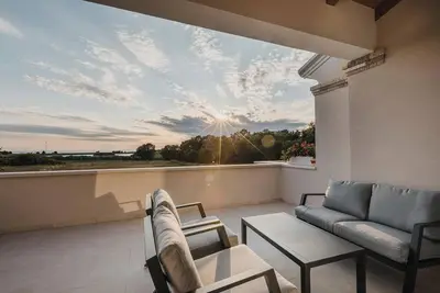 Image de Ashka vacation apartment with sea view