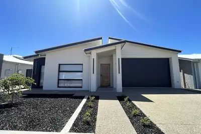Image de Elite Oasis - Elegant New Home in the Dunes Estate