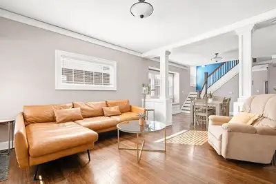Image de Adorable Broad Ripple Duplex!
