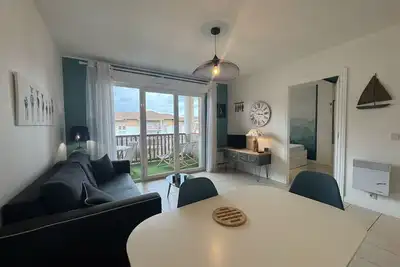 Image de Charmant T2 rénové avec terrasse proche plage
