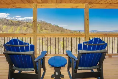Image de Majestic View- 4 Bedroom, Mtn Views, Game Room, Resort Pool, & Fire Pit