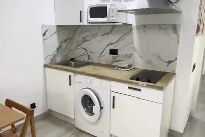 Image de Second floor apartment in facility with direct beach access
