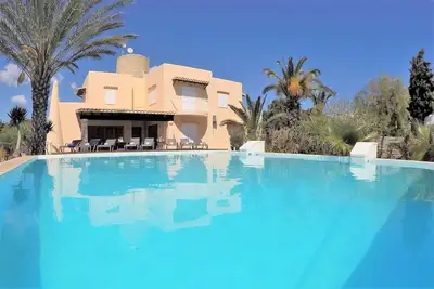 Villa With Large Swimming Pool 2km From Ibiza