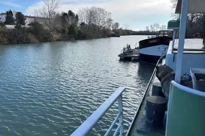 Image de Cabines d'hôtes atypiques a bord de notre Arlésienne avec tout le confort.