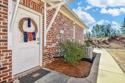 Image de New! Kjr Studio in Auburn, apartment that sleeps 4 close to Tiger Transit!