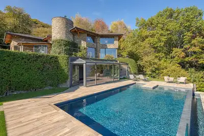 Image de Villa de rêve avec piscine et spa, et vue imprenable sur le Lac! - Villa Petra