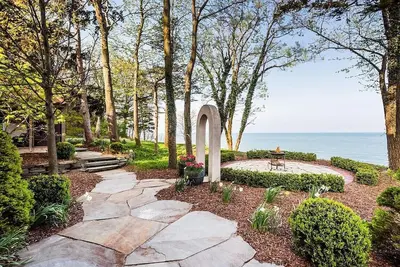 Image de (3 Nt Min) Lakefront Stunner Steps To Beach!