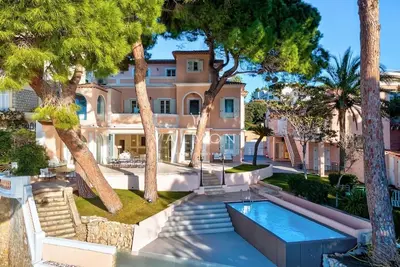 Image de Cap Antibes Super Villa with direct sea access