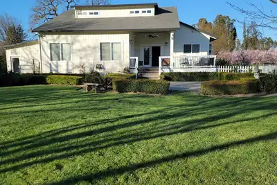 Image de Charming country cottage in lovely Santa Rosa on 8 acres