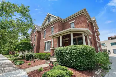 Image de Very Spacious 14 Bed/3. 5Bath home-Perfect location