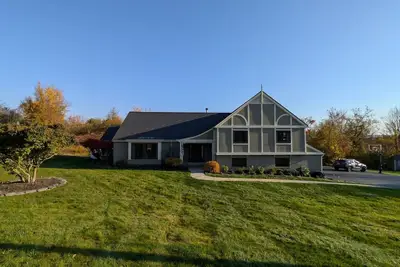Image de The Tudor at Willow Creek - Spacious 4-bedroom house in Little Falls