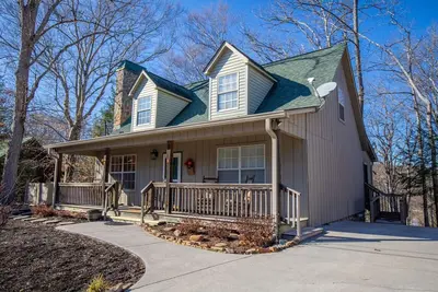 Image de Mimi's Cabin @ the Smokies! 10min to Gsmnp - Pool - HotTub - Ev charger - Ebikes