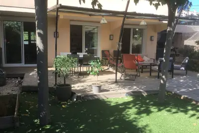 Image de Appartement/maison avec piscine, jardin, barbecue, plancha, plage crique à 10mn