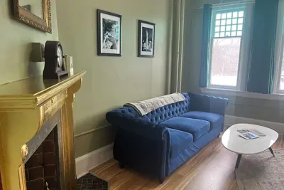 Charming 2-bedroom apartment with WiFi, Ac in enchanting Ithaca