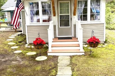 Image de Cozy Bear Cottage with adorable Lake and Bear décor, 25 mi S. of Mackinaw City